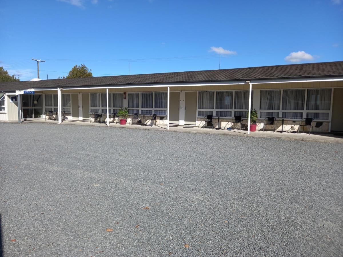 Tower Road Motel Матамата Экстерьер фото