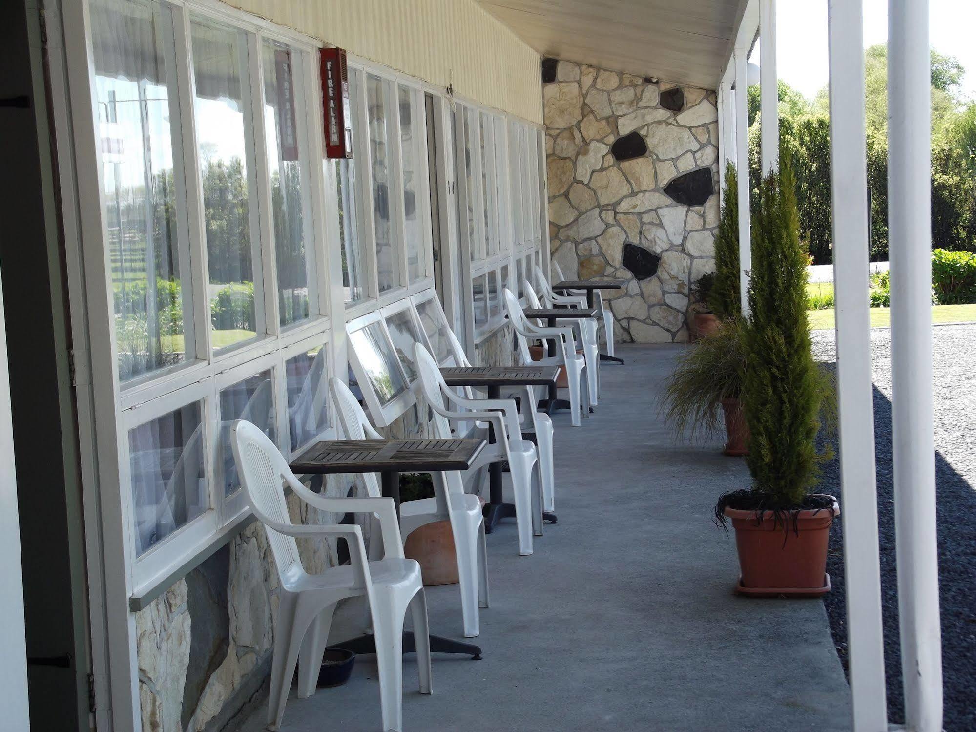 Tower Road Motel Матамата Экстерьер фото